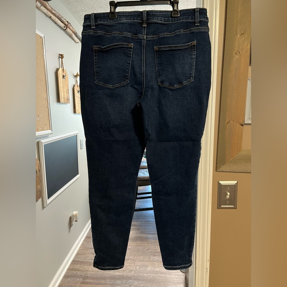 Maurice’s XL Denim Jeans in EUC fits like a 16 stretch and comfort - Picture 4 of 4